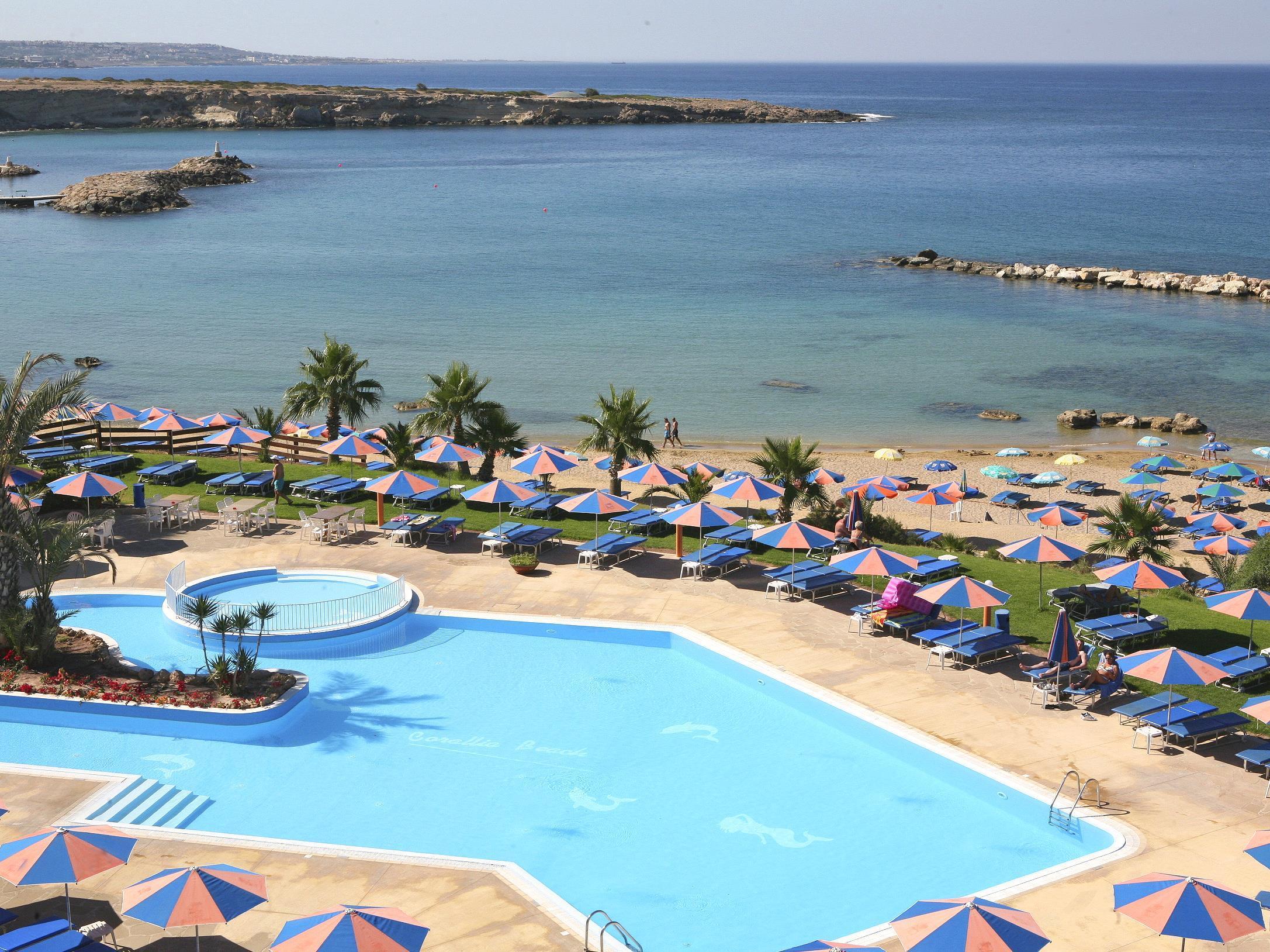 Corallia Beach Hotel Apartments Coral Bay Bagian luar foto