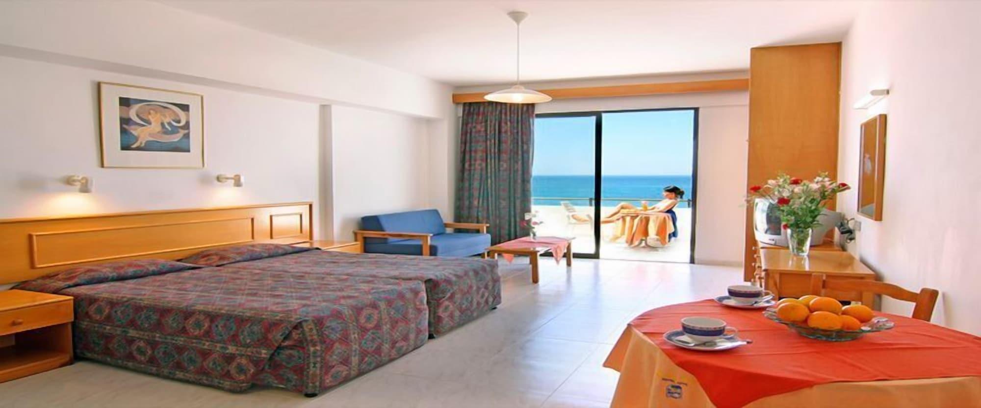 Corallia Beach Hotel Apartments Coral Bay Ruang foto