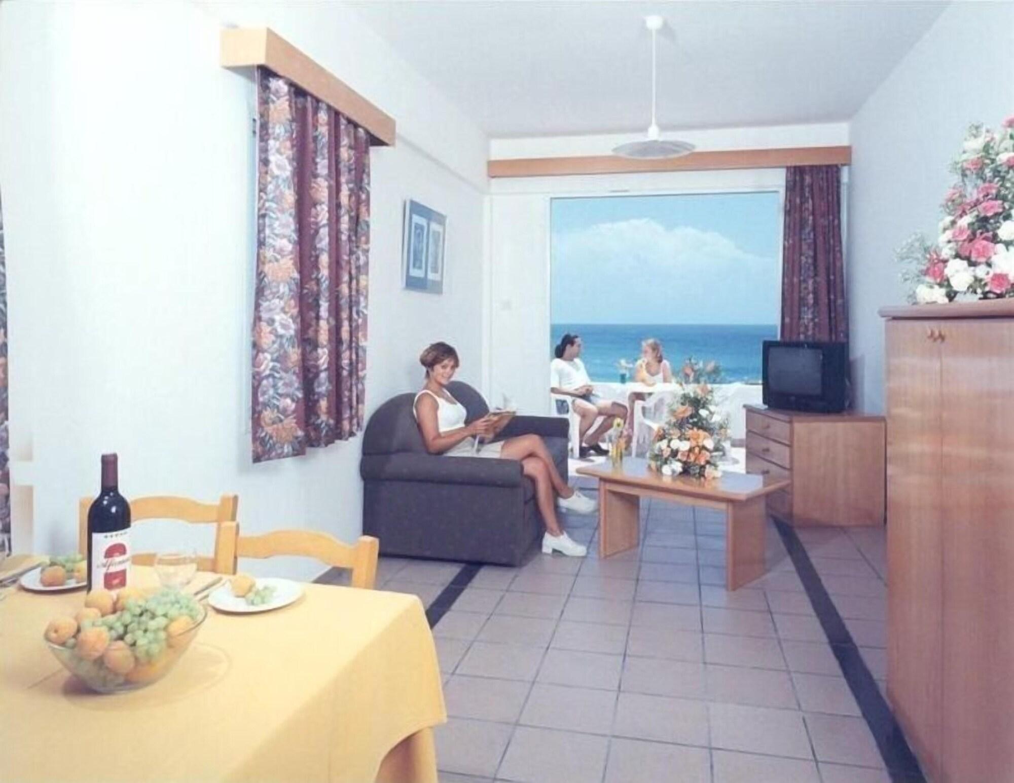 Corallia Beach Hotel Apartments Coral Bay Ruang foto