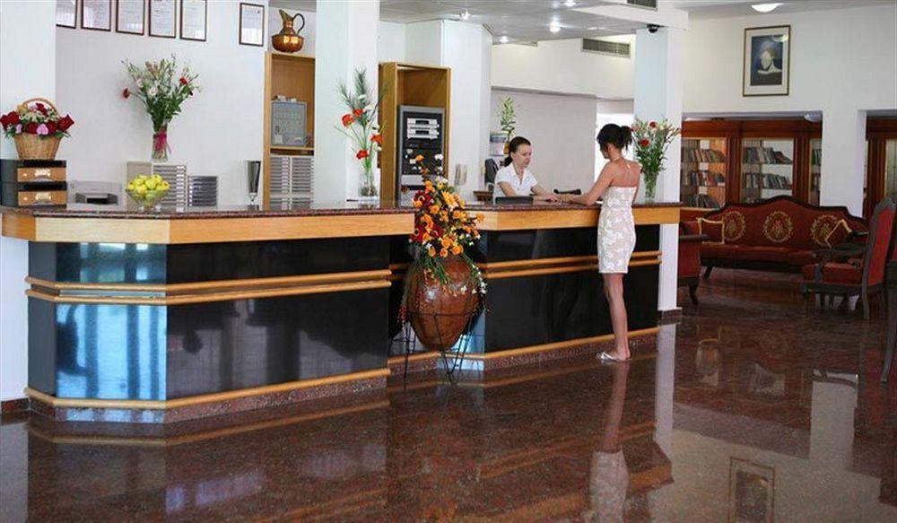 Corallia Beach Hotel Apartments Coral Bay Interior foto
