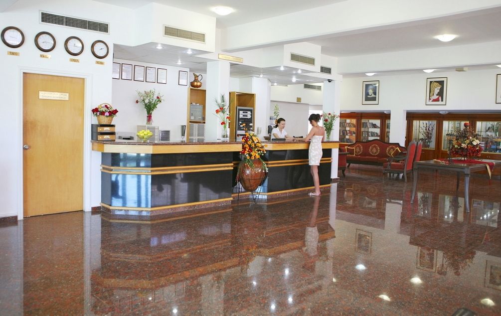 Corallia Beach Hotel Apartments Coral Bay Bagian luar foto