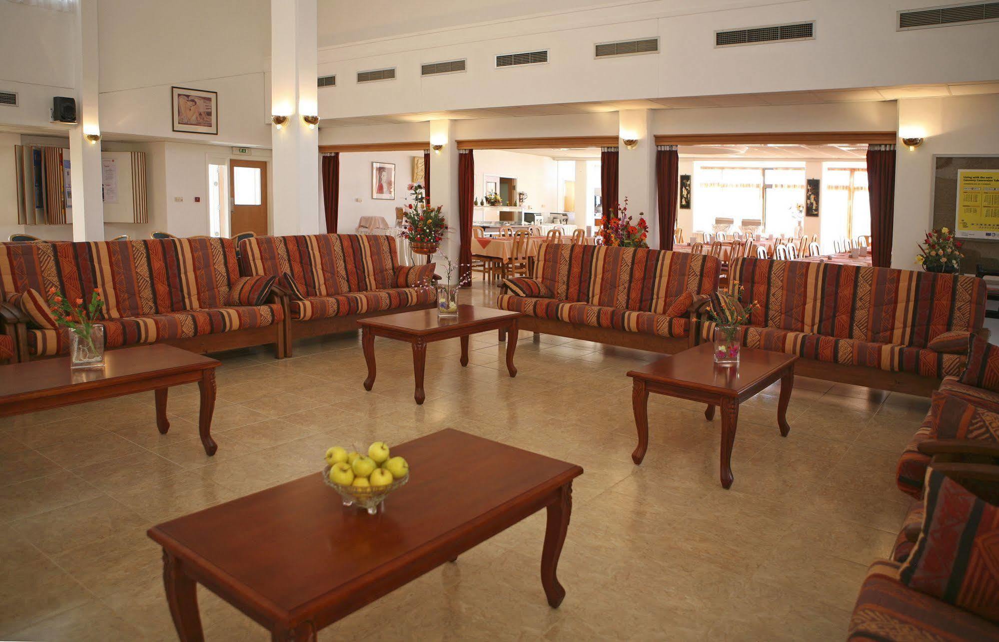 Corallia Beach Hotel Apartments Coral Bay Bagian luar foto